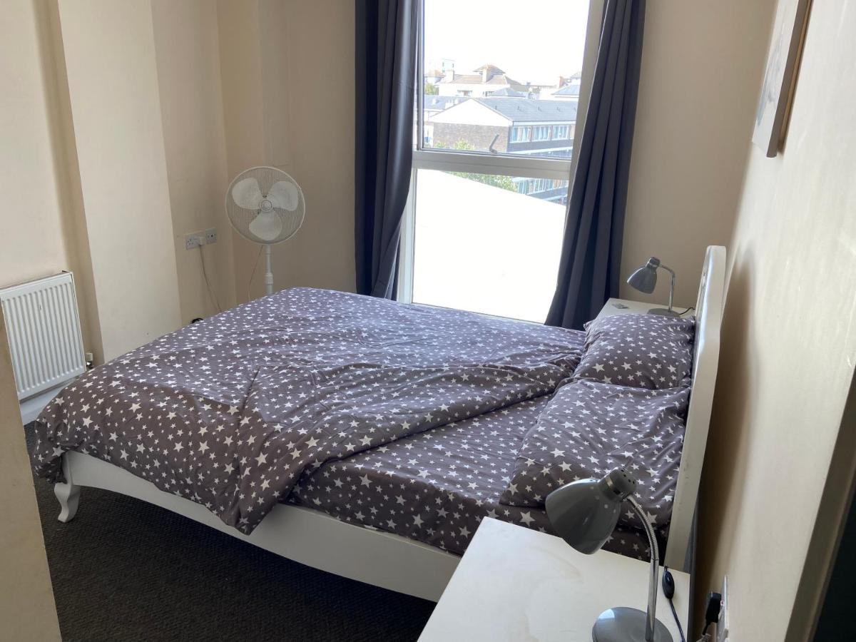 Lovely 2Br Apartment W/ City View 런던 외부 사진